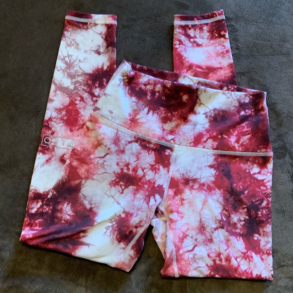 Fleo Tie Dye Goddess Leggings Size Medium High Rise El Toro Bounce Fabric 7/8